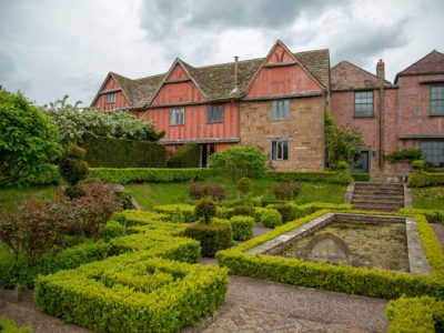 Pauntley Court, Gloucestershire - a yoga retreat - Yoga on a Shoestring - YOAS