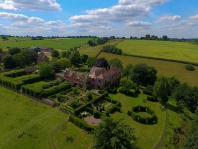 Pauntley Court, Gloucestershire - a yoga retreat - Yoga on a Shoestring - YOAS