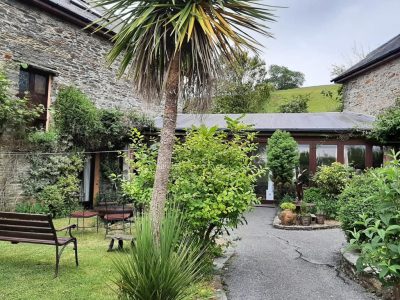 Eden Rise yoga retreat Devon - YOAS - Yoga on a Shoestring
