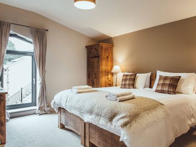 peak district - yoga - yoas